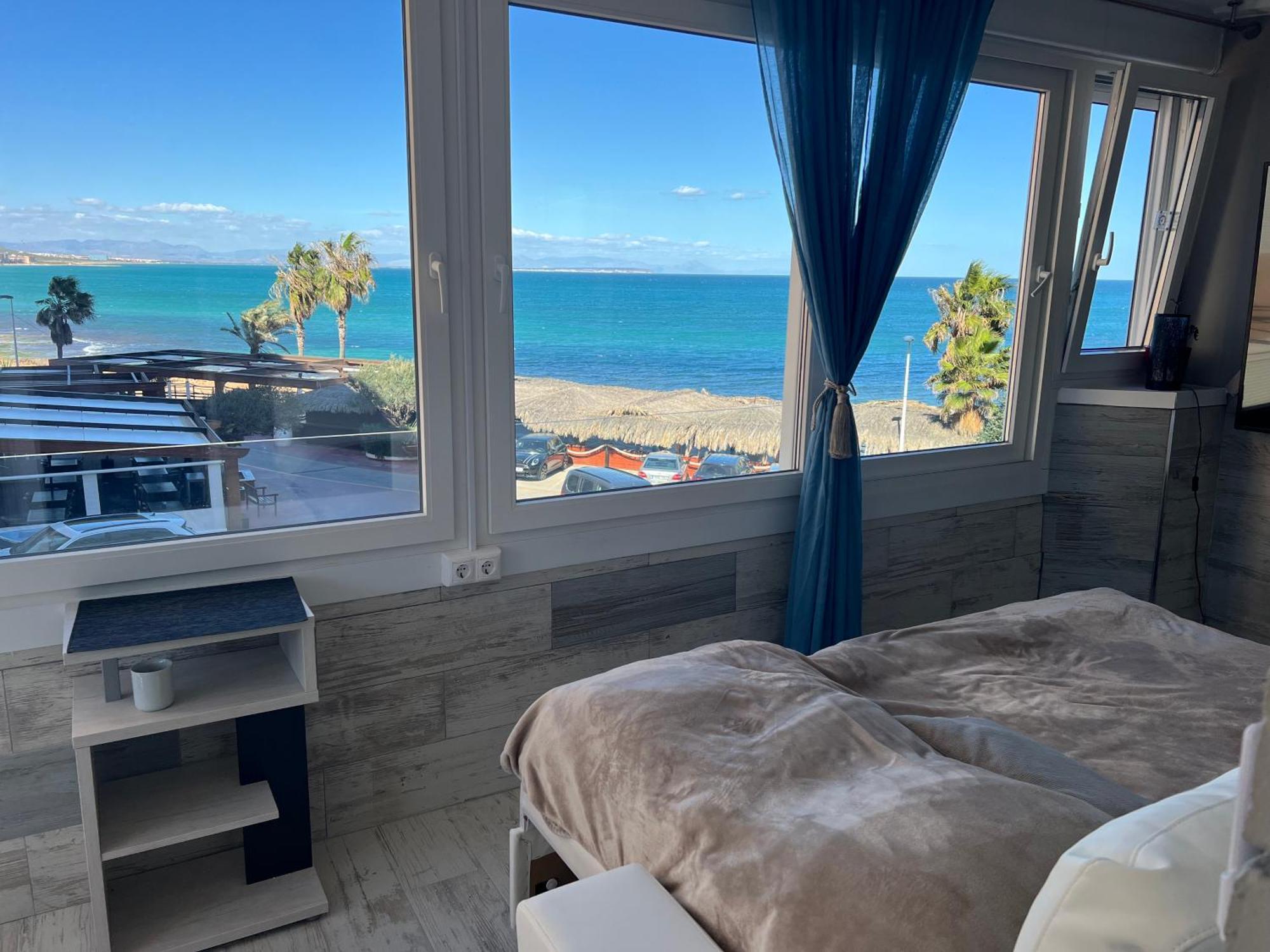La Mata Apartment On The First Line Of The Sea 托雷维耶哈 外观 照片